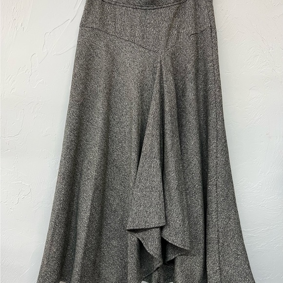 Women’s Gray & Black 8P Wool Skirt - Picture 4 of 7